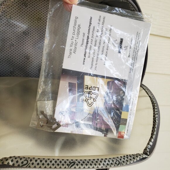 Vintage 90s / Y2K Ricardo Beverly Hills tapestry rounded luggage bag - Picture 13 of 14